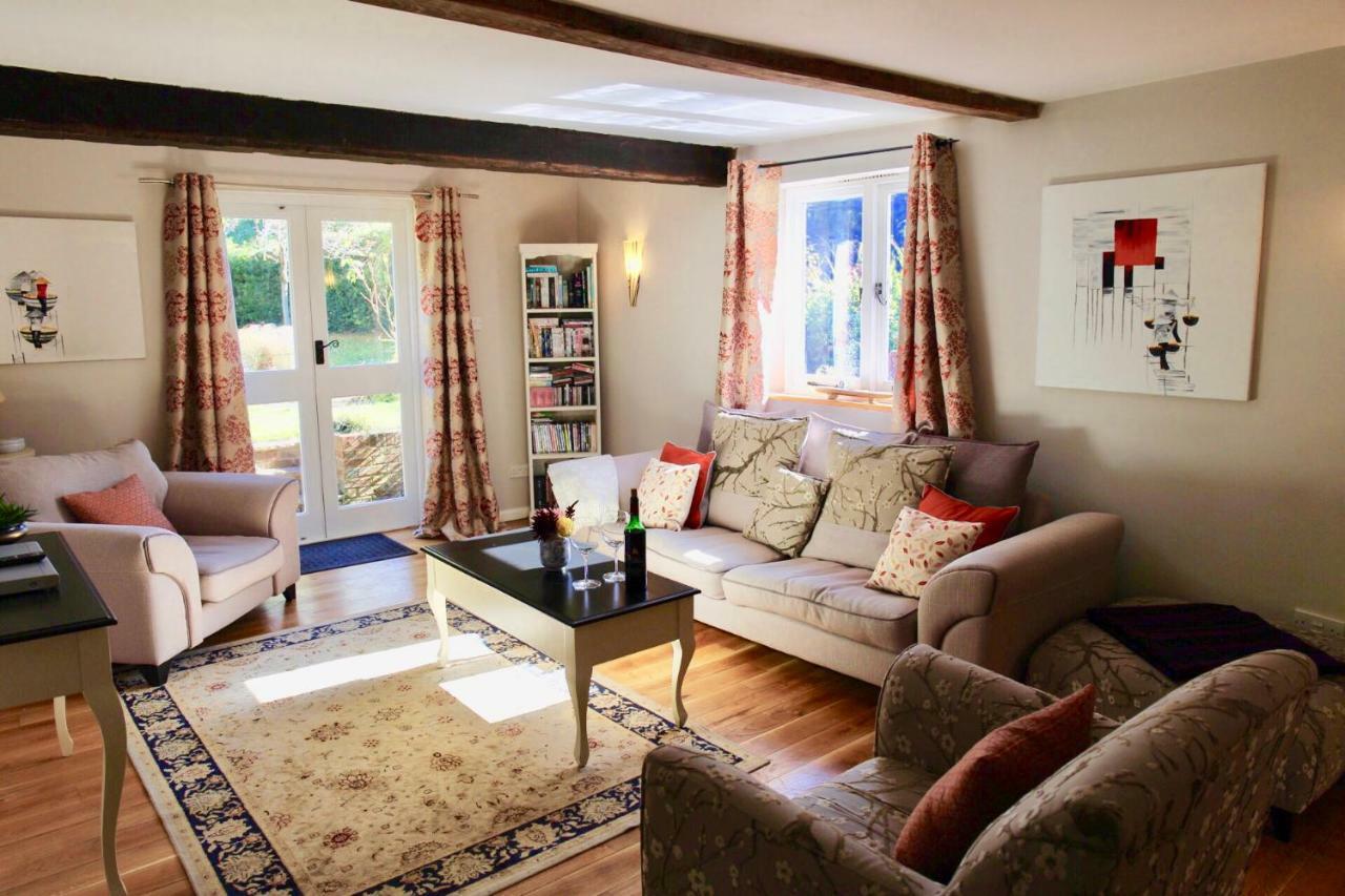 The Pigeon Loft Villa Hurst Green  Bagian luar foto