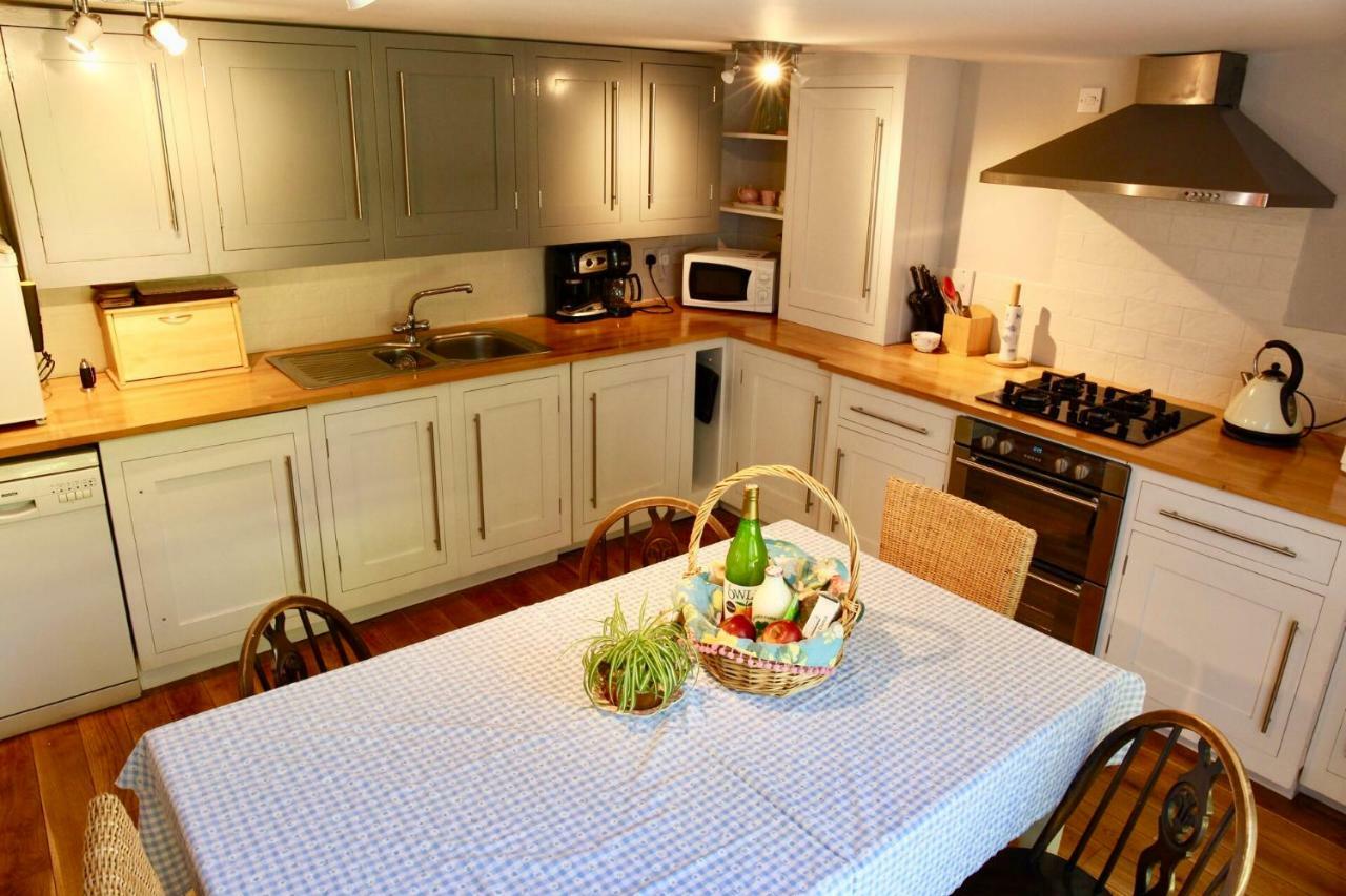 The Pigeon Loft Villa Hurst Green  Bagian luar foto